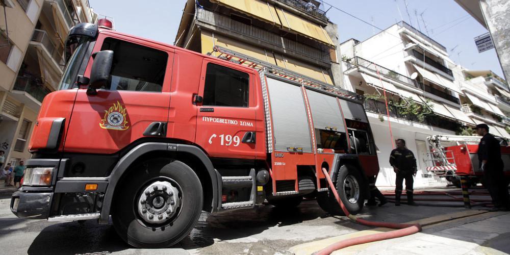 Πυρκαγιά σε ακατοίκητο κτίριο στο κέντρο της Αθήνας