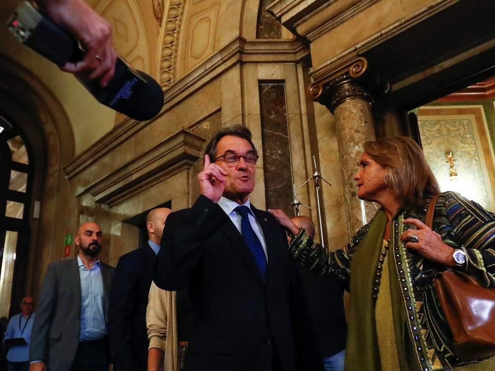 Απόσχιση εδώ και τώρα ζητά… η αντιπρόεδρος του κοινοβουλίου της Καταλωνίας
