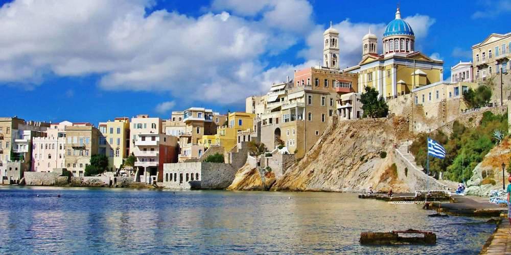 Σύρος: Καθηγήτρια χτύπησε μαθήτρια μέσα στην τάξη – Τι καταγγέλλουν οι μαθητές