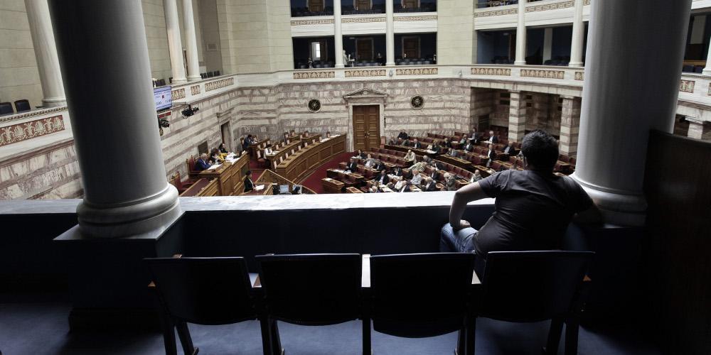 Διαβιβάστηκε στην Βουλή η δικογραφία για το C4I που αριθμεί περί τις 20.000 σελίδες