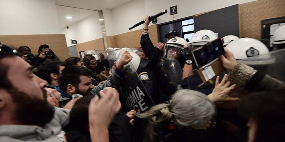 Το ανάποδο γκλομπ της αυταπάτης