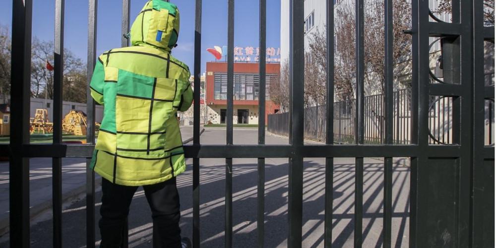 Απίστευτο: Νηπιαγωγός βασάνιζε παιδάκια με βελόνες στην Κίνα