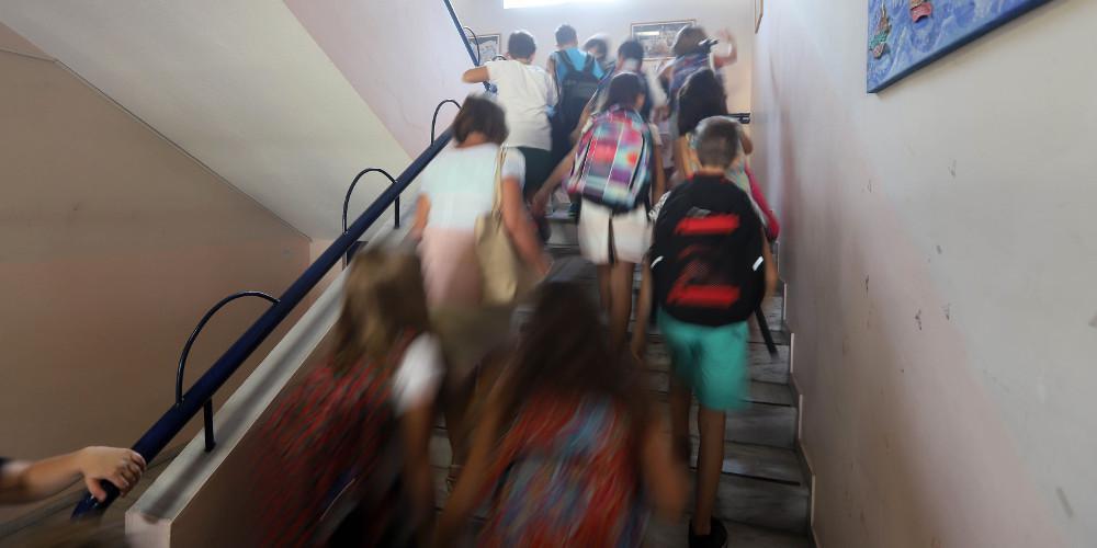 Φοβερές καταγγελίες για την δασκάλα που έβαλε παιδιά να χαστουκίσουν συμμαθητή τους