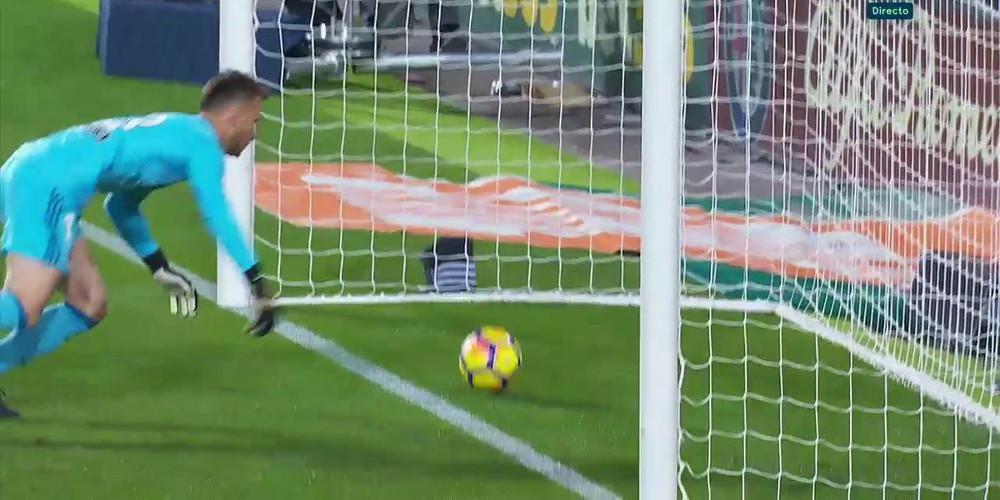 «Πόλεμος» στον ισπανικό Τύπο για το γκολ του Μέσι που δεν μέτρησε