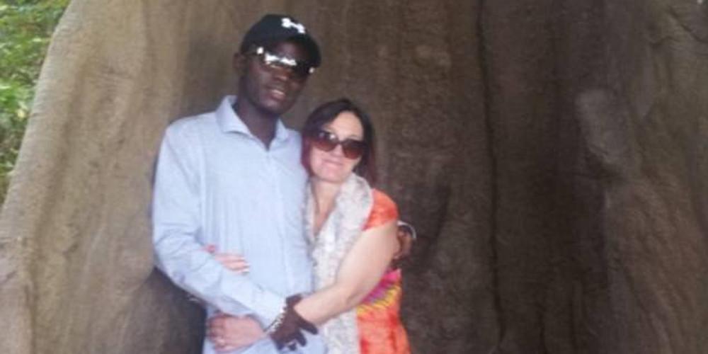 44χρονη άφησε άνδρα και 9 παιδιά για να ζήσει στην Αφρική με έναν άγνωστο!