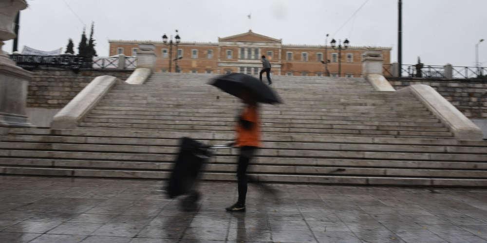 Πρόγνωση καιρού: Συνεχίζονται οι θυελλώδεις άνεμοι την Κυριακή με μικρή άνοδο της θερμοκρασίας