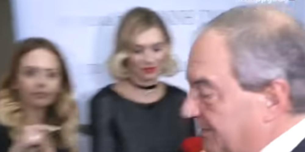 Ο Καραμανλής έκανε photobombing στην Ζέτα Δούκα! [βίντεο]