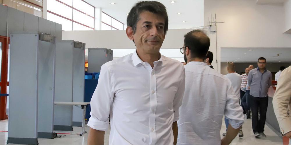 ΣΥΡΙΖΑ: Ο Καρανίκας μοιράζει… κόκκινες κάρτες σε συντρόφους