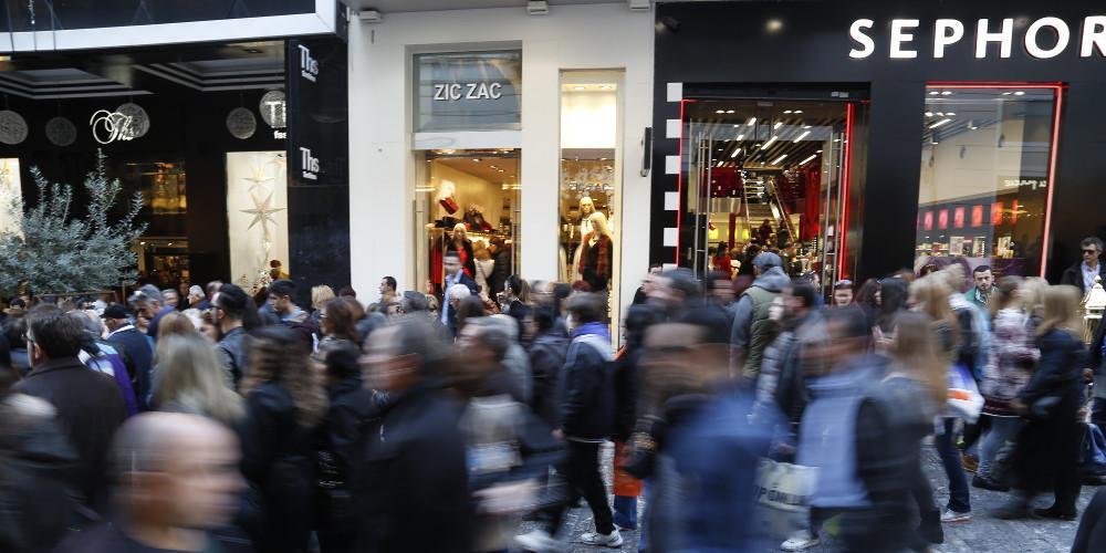 Αλλάζει η ημερομηνία των ενδιάμεσων εκπτώσεων