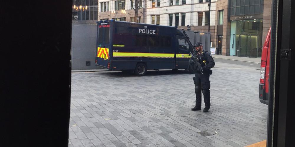 Εκτακτο: Συναγερμός στην Oxford Street του Λονδίνου - Πολίτες τρέχουν πανικόβλητοι