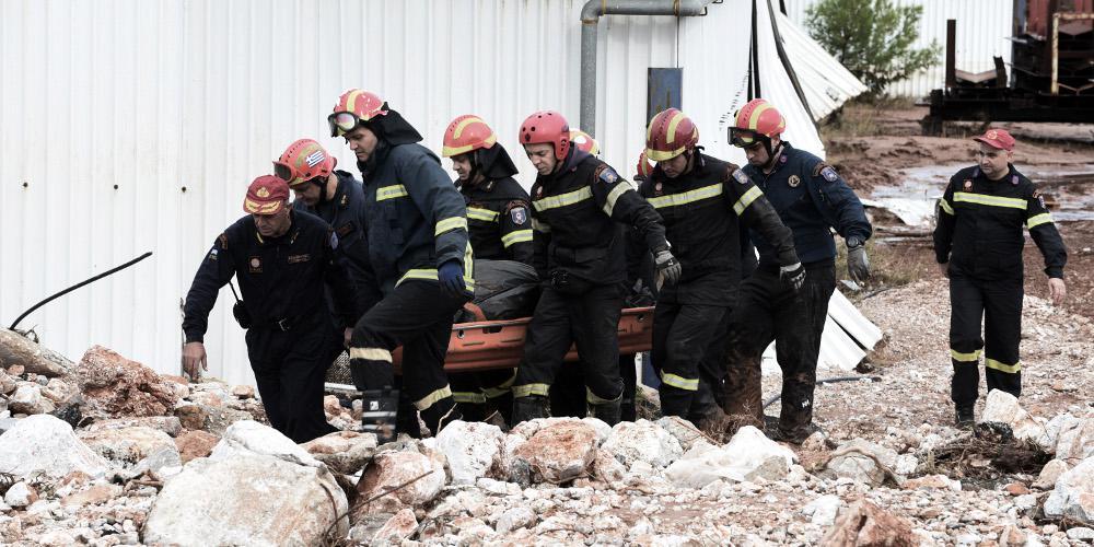 Αγωνία για τους τρεις αγνοούμενους στην Μάνδρα – Στους 19 έφτασαν οι νεκροί