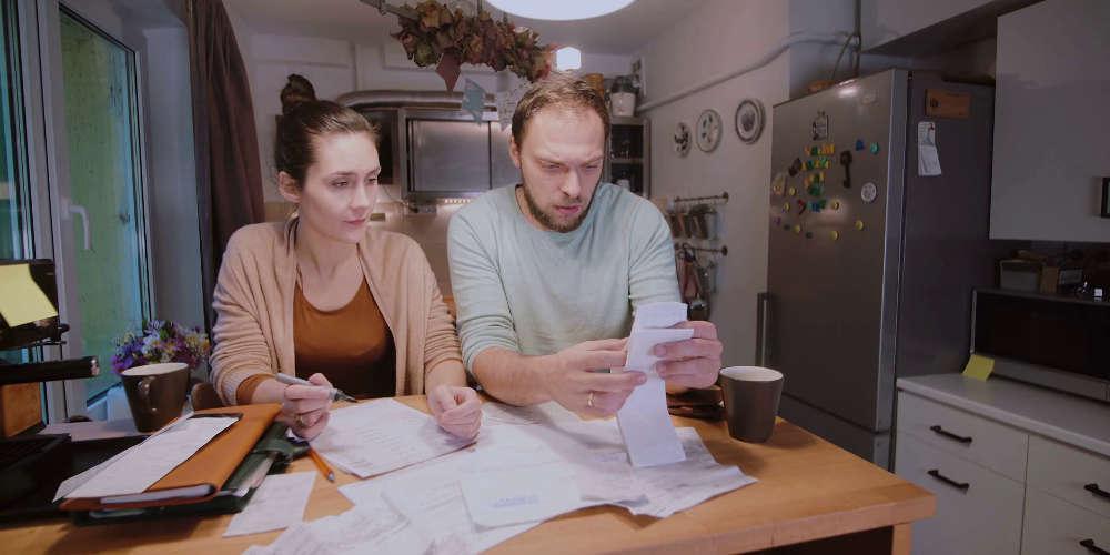 Ποιοι δικαιούνται το μέρισμα: Τα εισοδηματικά κριτήρια για κάθε νοικοκυριό