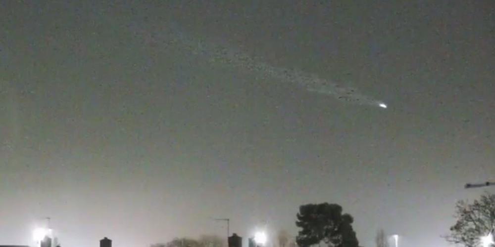 Μετεωρίτης πέρασε κοντά από αεροπλάνο στο Χίθροου [βίντεο]