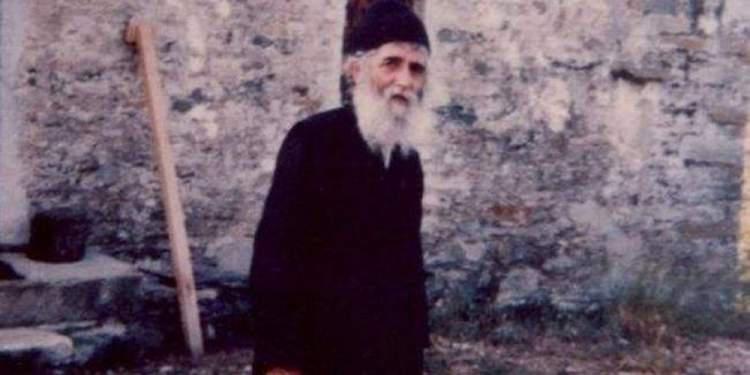 Κοσμοσυρροή στον τάφο του Αγίου Παϊσίου στη Σουρωτή Θεσσαλονίκης