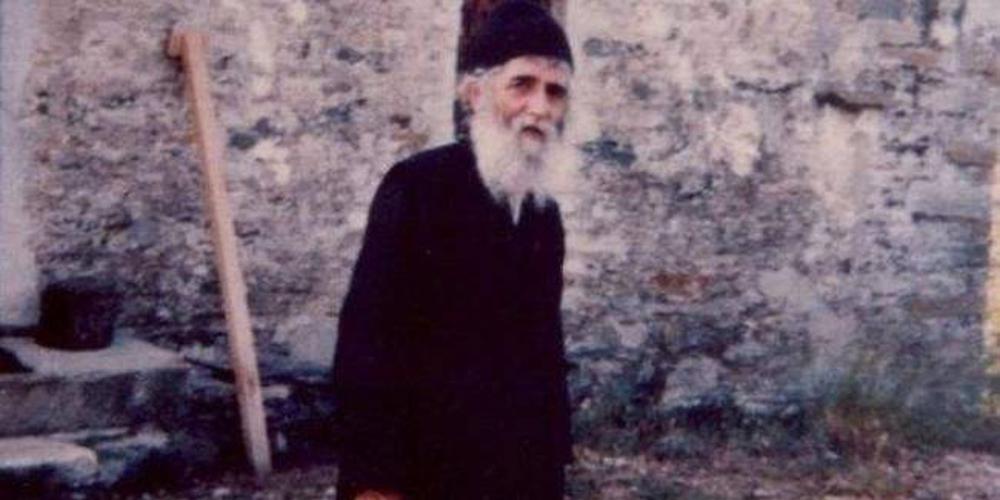 Κοσμοσυρροή στον τάφο του Αγίου Παϊσίου στη Σουρωτή Θεσσαλονίκης