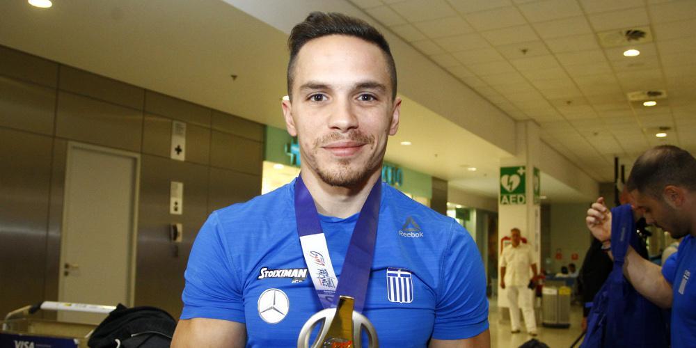 Λευτέρης Πετρούνιας: Από ατίθασος έφηβος «βασιλιάς» του κόσμου