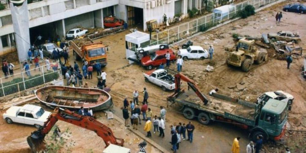 Οι θεομηνίες του Νοεμβρίου στην Αττική που προκάλεσαν δεκάδες νεκρούς