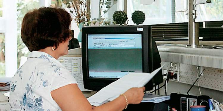 Σύνταξη από τα 58 για δημοσίους υπαλλήλους, χωρίς όριο ηλικίας, για ενστόλους