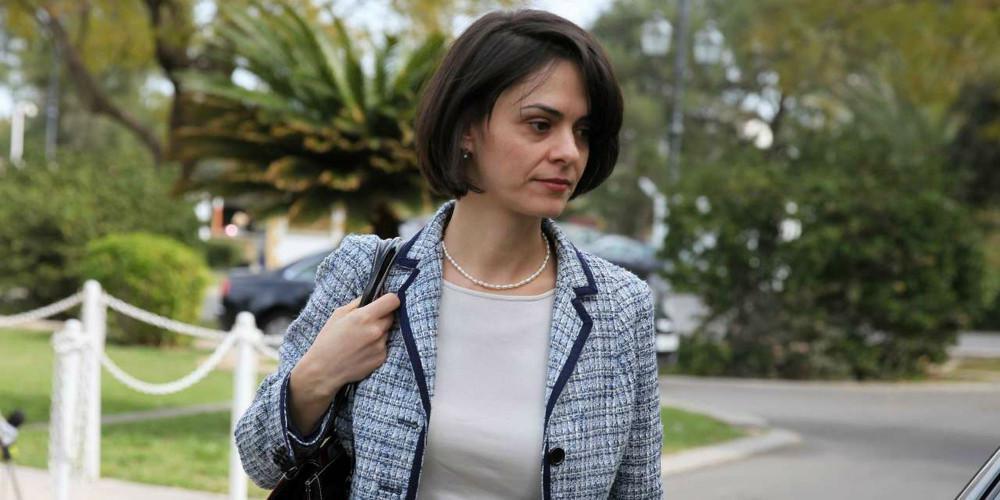 Δίνουν ΔΕΗ, ζητούν επιδόματα, εργασιακά στις επαφές με τους Θεσμούς