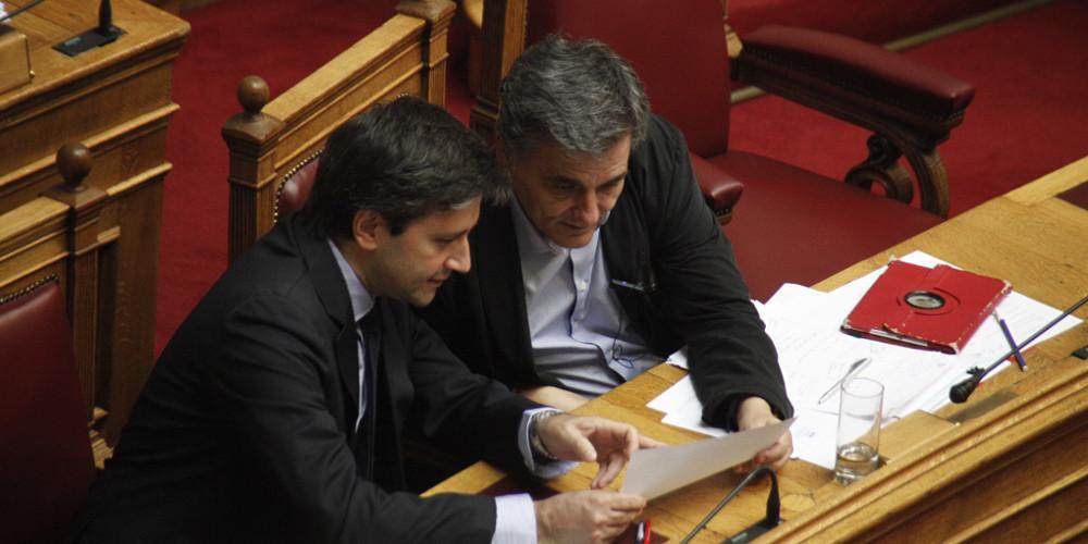 Οι θεσμοί έρχονται με άγριες διαθέσεις στην Ελλάδα