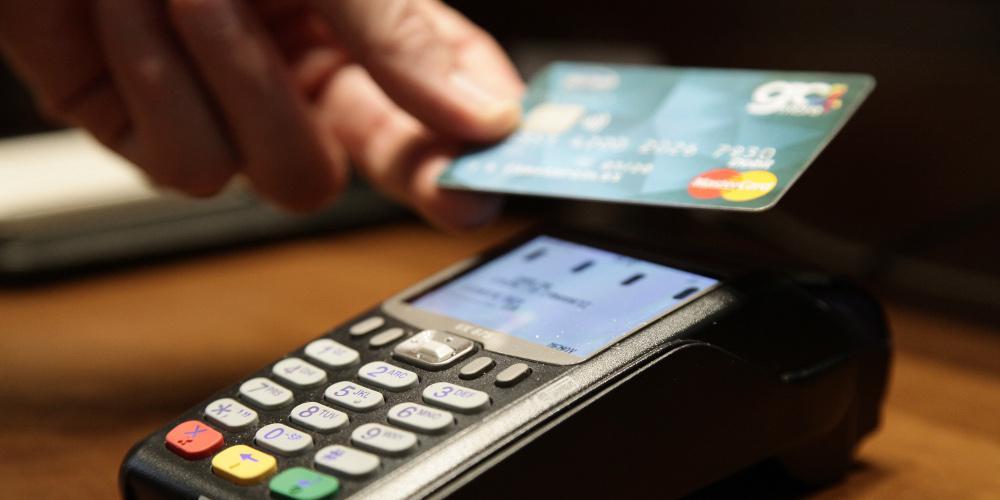 «Έπεσε» το σύστημα ΔΙΑΣ: Προβλήματα στις συναλλαγές με κάρτες [βίντεο]