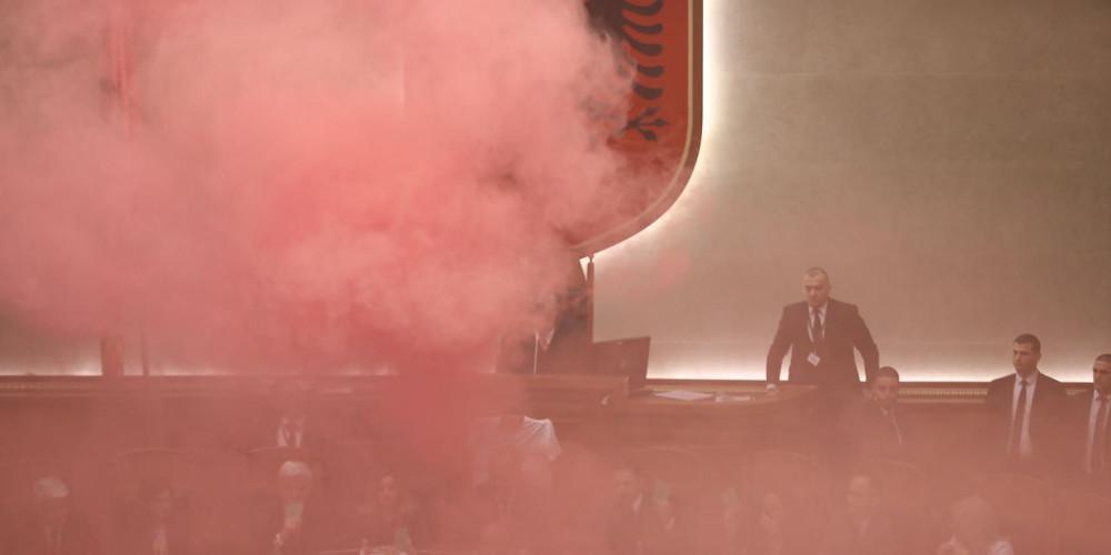 Επεισοδιακή η εκλογή της προσωρινής Γενικής Εισαγγελέα στην Αλβανία [βίντεο]