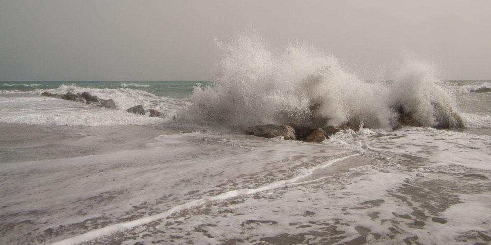 Καιρός: Αποκλεισμένες Κεφαλονιά και Ζάκυνθος – Παρατείνεται η απαγόρευση απόπλου