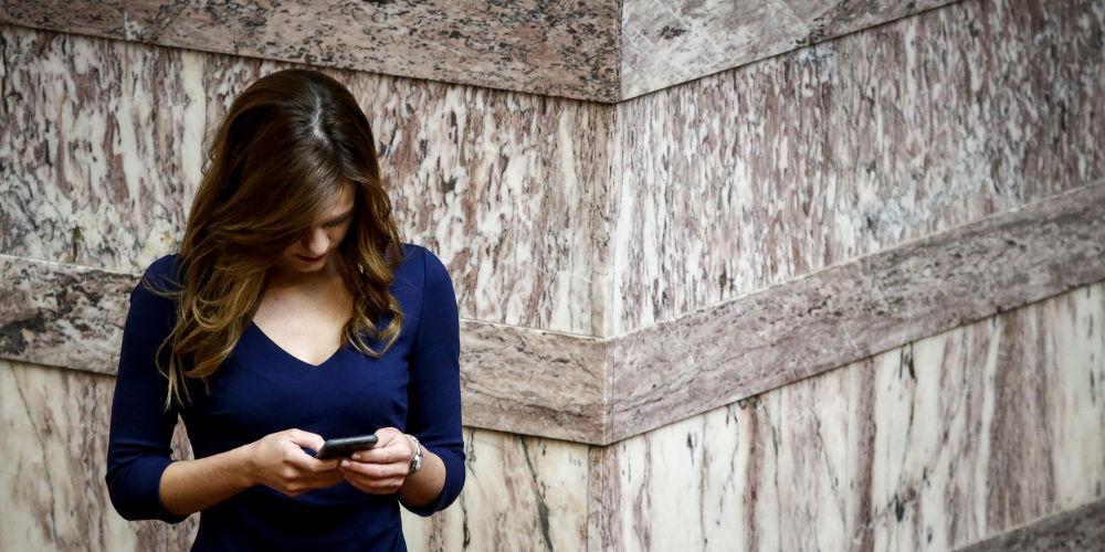 Αχτσιόγλου: Οι ελεύθεροι επαγγελματίες πληρώνουν πλέον λιγότερες εισφορές