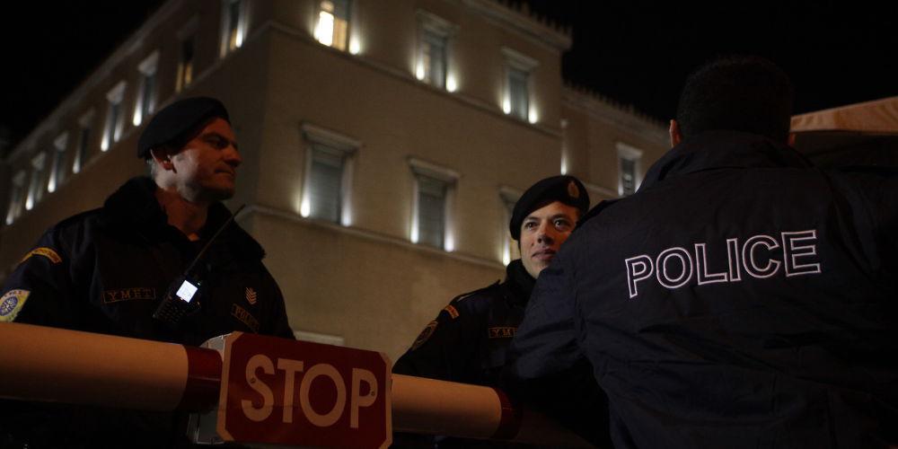 Μισθολογικά ρουσφέτια καταγγέλλουν αστυνομικοί – Βολές κατά Καμμένου