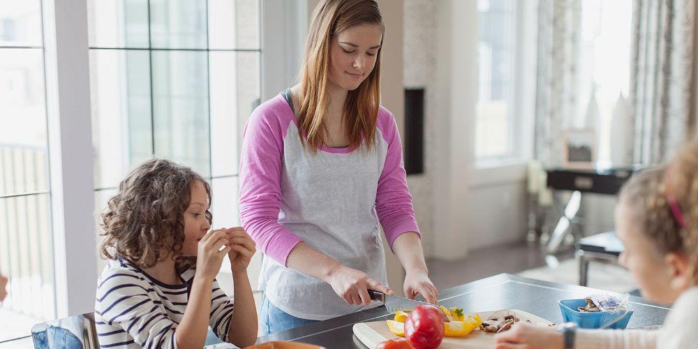 Babysitter 3 σε 1 ψάχνουν για τα παιδιά οι Έλληνες γονείς