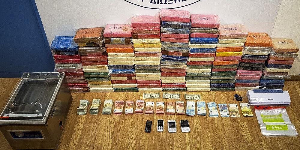 Βίντεο-ντοκουμέντο: Η στιγμή που συνελήφθη ο 33χρονος με τα 135 κιλά κοκαΐνης στη Βάρκιζα