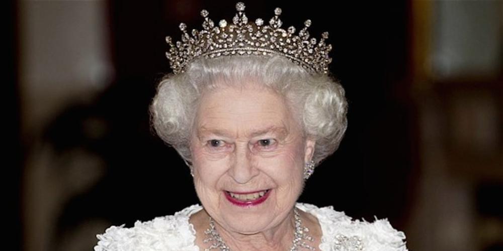 Στο χειρουργείο η Βασίλισσα Ελισάβετ - Τι συνέβη;