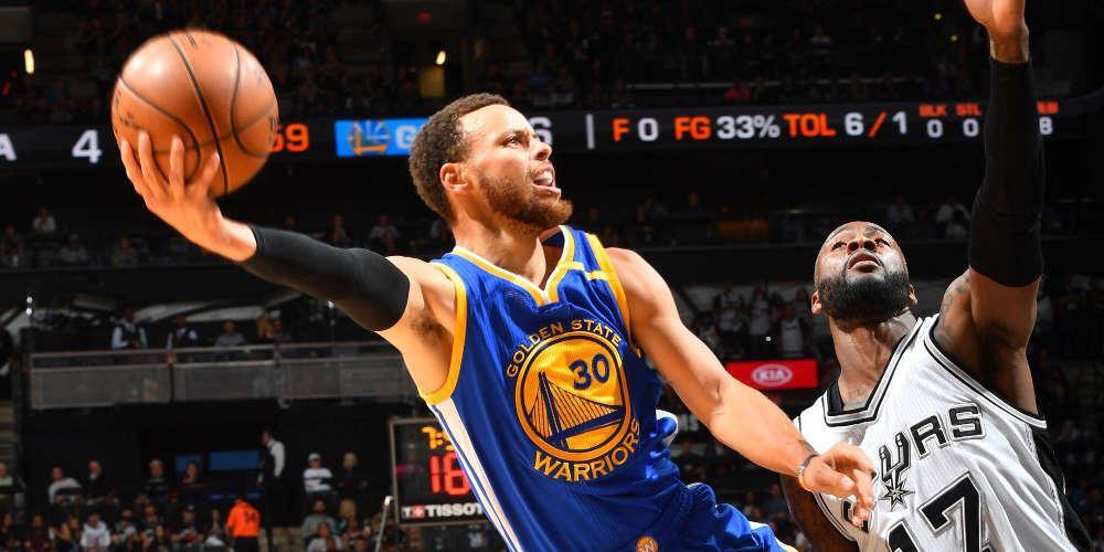 Ανατριχιαστικός τραυματισμός για τον Κάρι! Έφυγε με πατερίτσες [βίντεο]