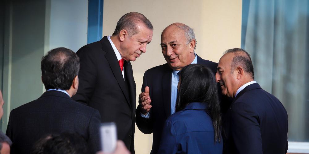 Διαψεύδεται η κυβέρνηση: Το διπλωματικό επεισόδιο Ερντογάν – Αμανατίδη μπροστά στην κάμερα