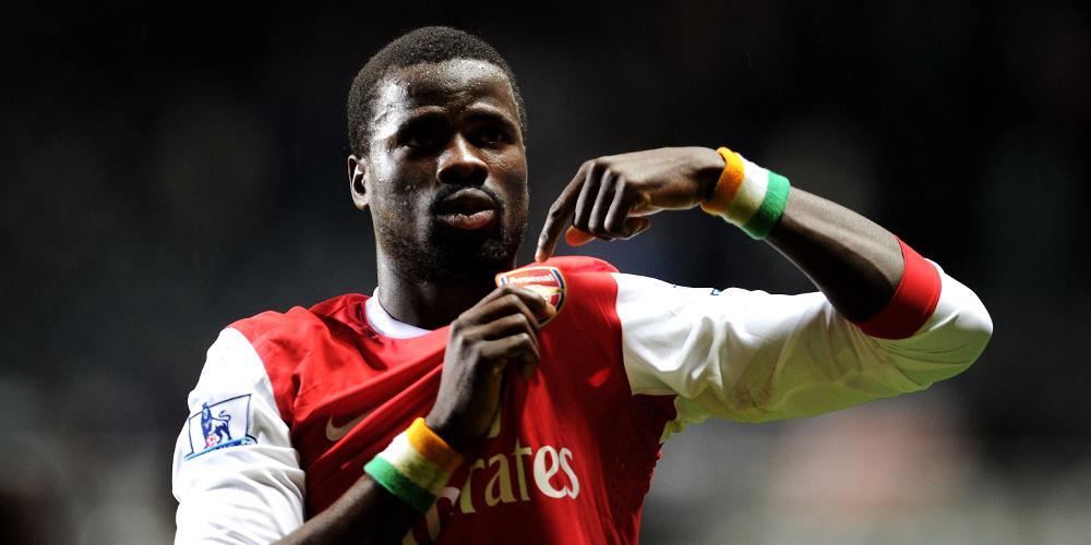 Ο πρώην άσος της Άρσεναλ Εμανουέλ Έμπουε σκέφτεται την αυτοκτονία