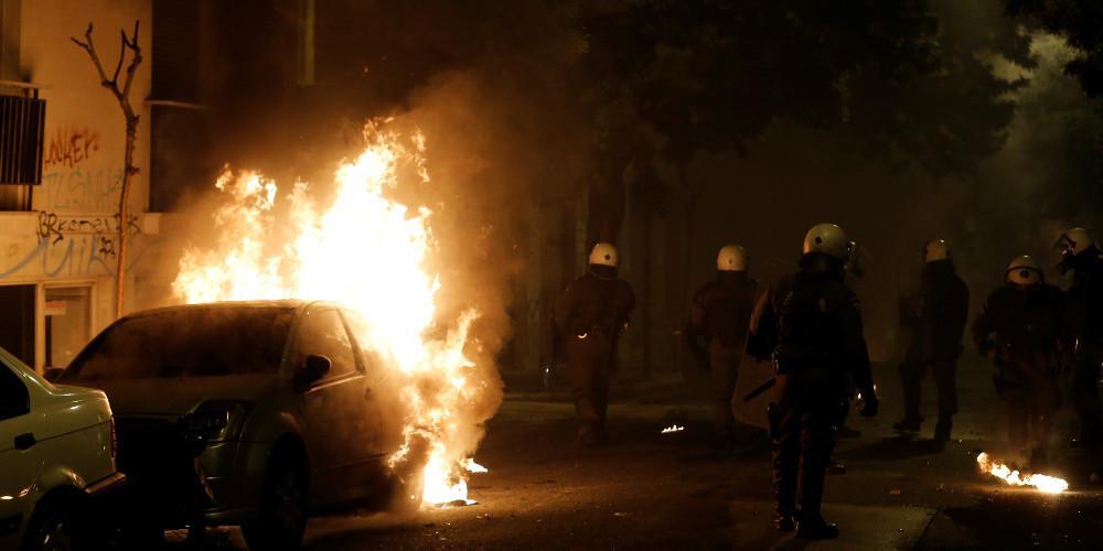 Φωτιά σε διαμέρισμα στην Τοσίτσα μετά από μολότοφ [βίντεο]