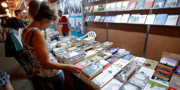 Οι Αθηναίοι είναι βιβλιοφάγοι, μουσικόφιλοι και θεατρόφιλοι