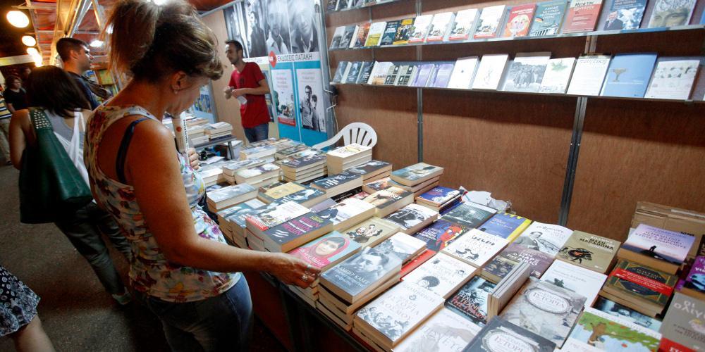 Οι Αθηναίοι είναι βιβλιοφάγοι, μουσικόφιλοι και θεατρόφιλοι