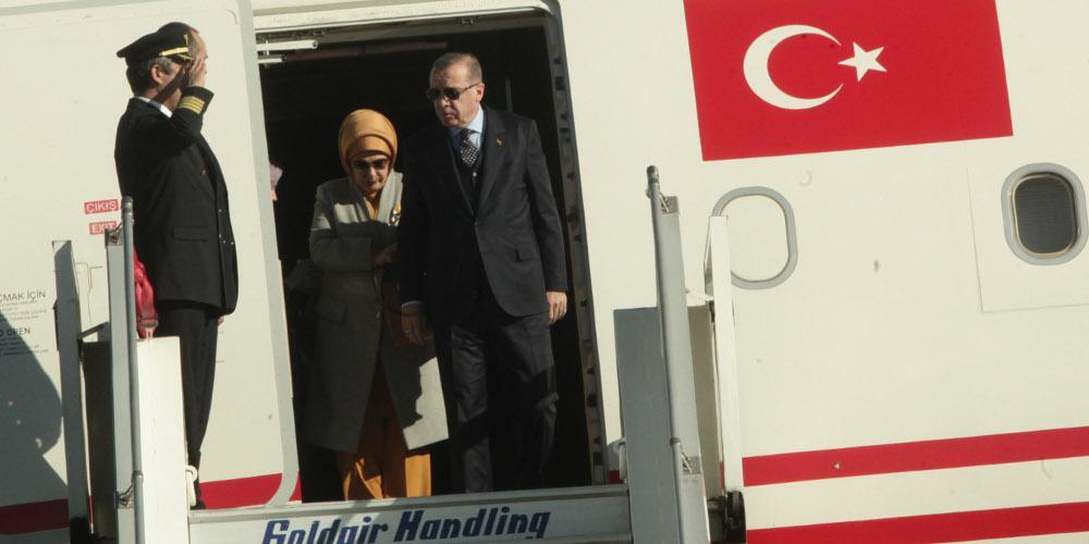 Έφτασε ο Ερντογάν στην Αθήνα - Δείτε Live