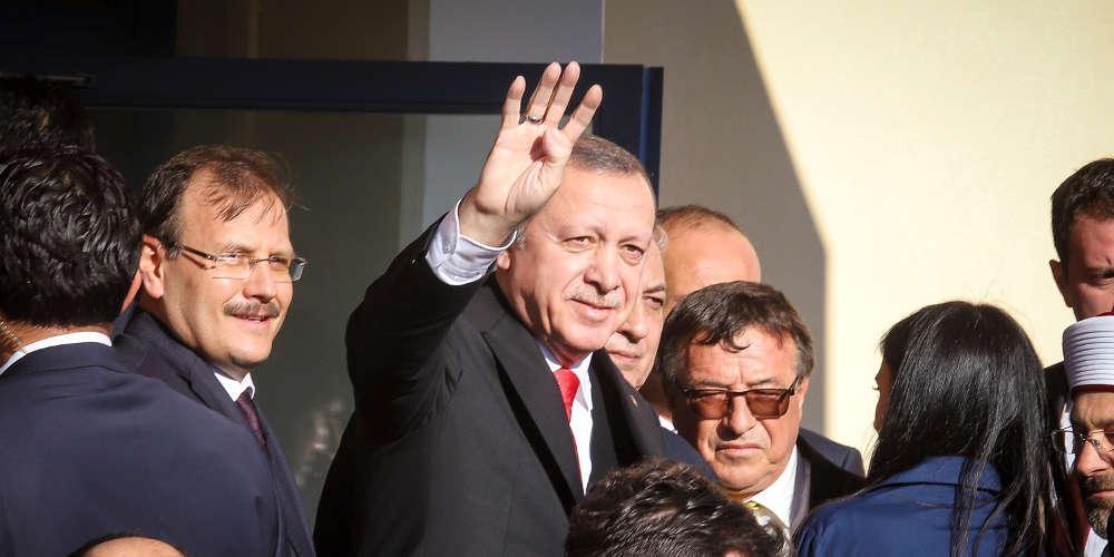 Κάνει πλάκα ο Ερντογάν με τα Ιμια: Θα μας βάλετε σε μπελάδες