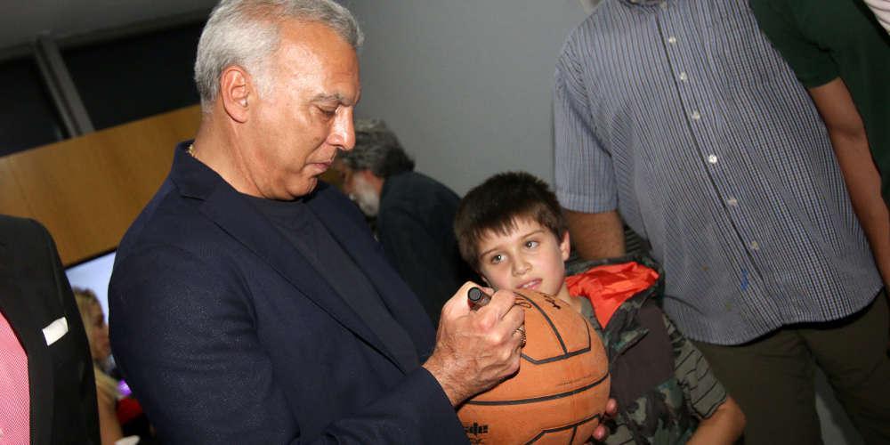 Συγκλονίζει ο Γκάλης: Συναντήθηκε με αθλητές με αμαξίδιο [βίντεο]