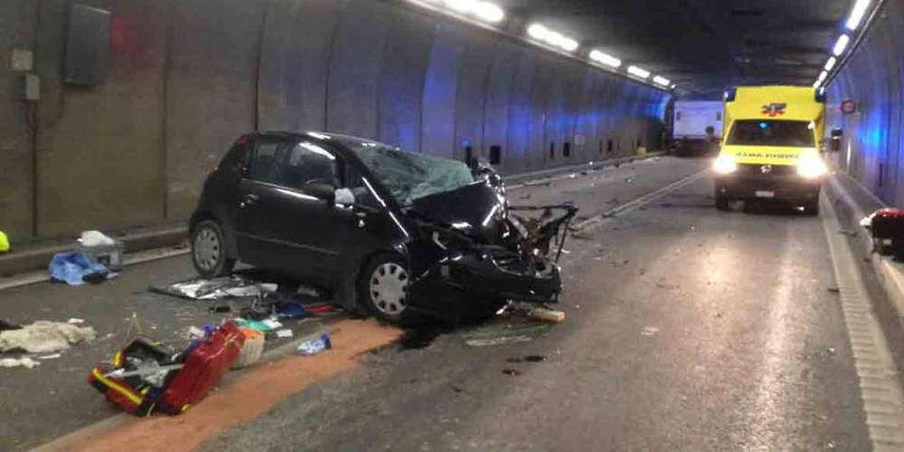 Δύο νεκροί μετά από σύγκρουση φορτηγού με ΙΧ στην σήραγγα Γκοτάρ