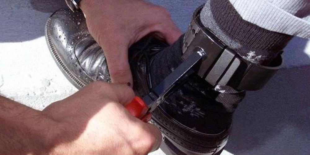 Αλλοδαπός παραβίασε το ηλεκτρονικό «βραχιολάκι» και δραπέτευσε