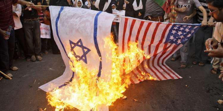 «Άνοιξε τις πύλες της κολάσεως»: Έντονες αντιδράσεις για την αναγνώριση της Ιερουσαλήμ από τον Τραμπ