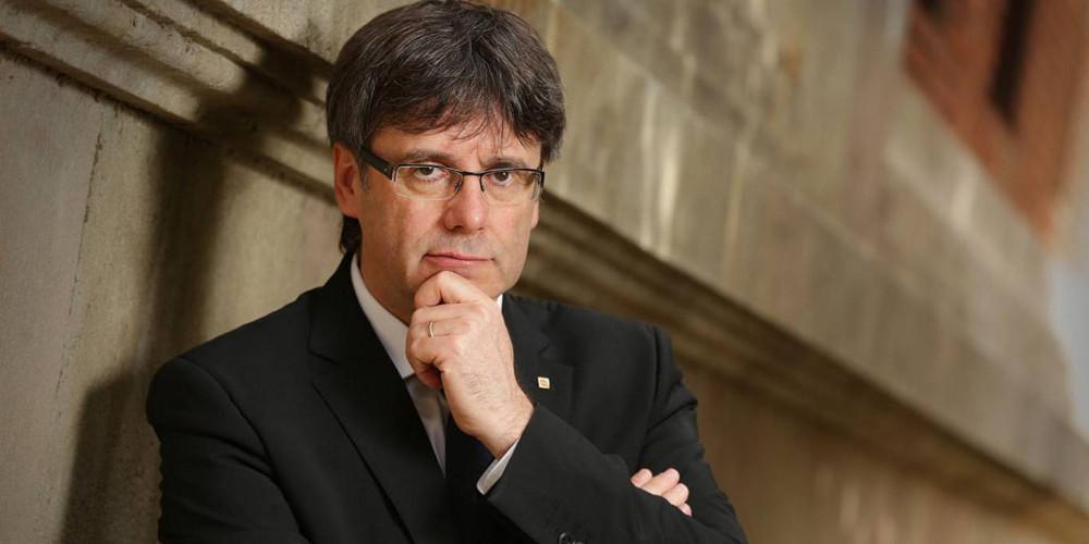 Στη Σκωτία ο Πουτζδεμόν στο πρώτο του ταξίδι σε άλλη χώρα