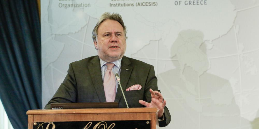 Εσπευσμένα στο νοσοκομείο ο Γιώργος Κατρούγκαλος