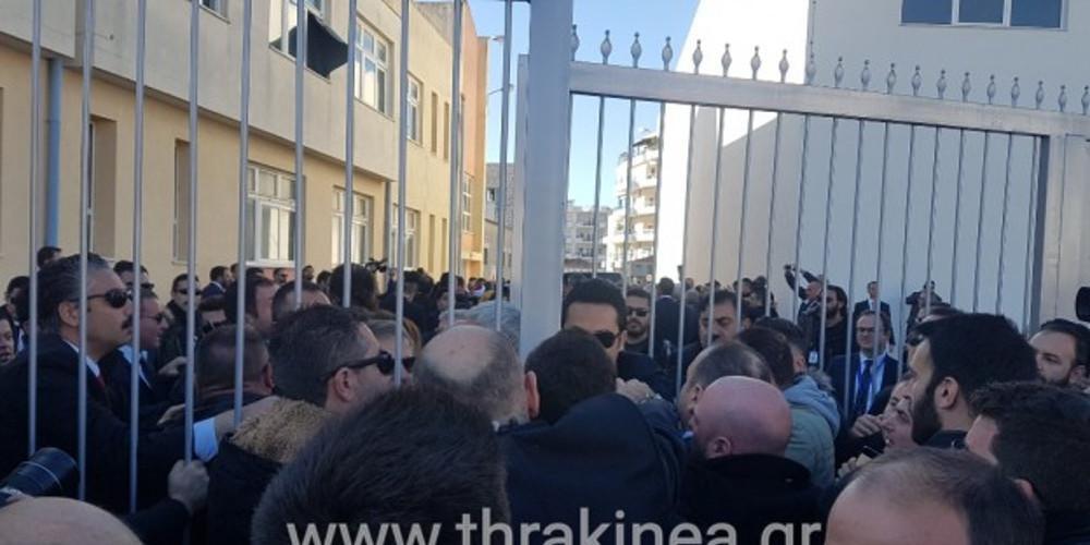 Ενταση στο μειονοτικό σχολείο κατά την άφιξη Ερντογάν [βίντεο] 