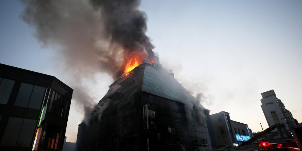 Στους 29 ανέβηκε ο αριθμός των νεκρών από την πυρκαγιά που ξέσπασε στη νοτιοανατολική πόλη Τζετσιόν της Νότιας Κορέας, σύμφωνα με τα τοπικά μέσα ενημέρωσης.