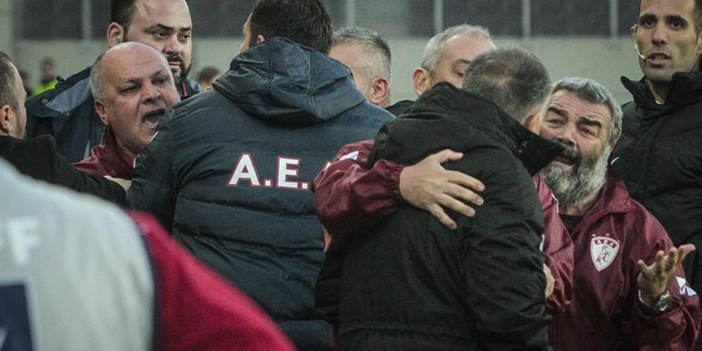 Απίστευτα πράγματα: Πιάστηκαν στα χέρια Φυντάνης και Κούγιας μετά το γκολ της ΑΕΛ!