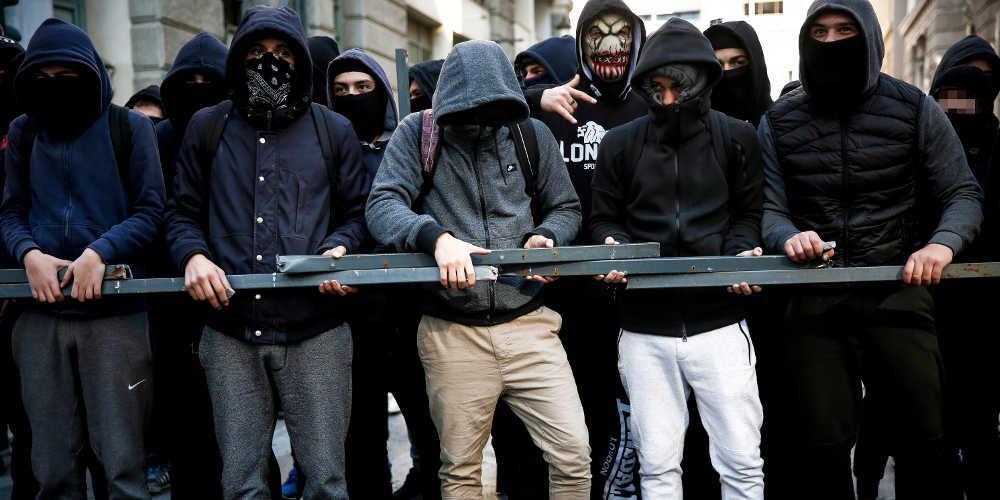 «Επίθεση κουκολοφόρων σε μέλη της ΔΑΠ-ΝΔΦΚ στην Πολυτεχνική Σχολή του ΑΠΘ